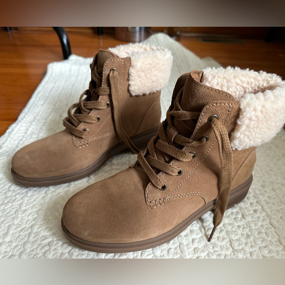 Women’s Uggs Harrison Lace Boots